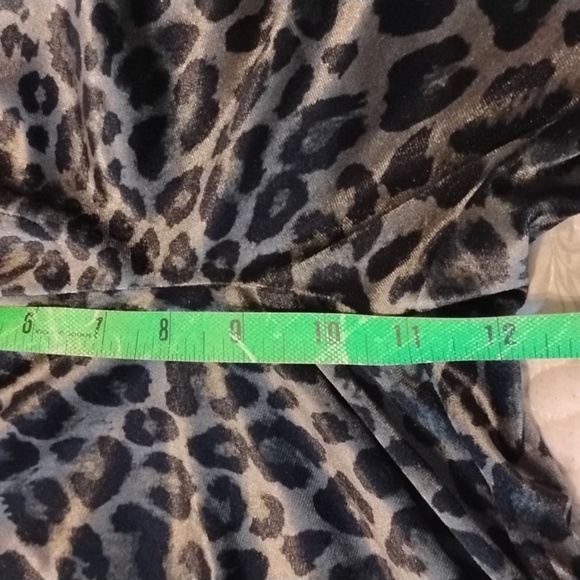 Pam & Gela Woman's Leopard Print Pull Up Pants With Side Slits, Size: M - Picture 11 of 12